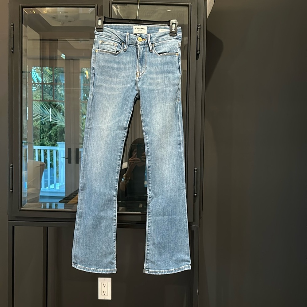 Frame Le crop mini boot jeans.
